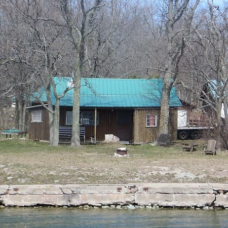 Hotel Lake Wolsey Cabins Gore Bay Exterior foto