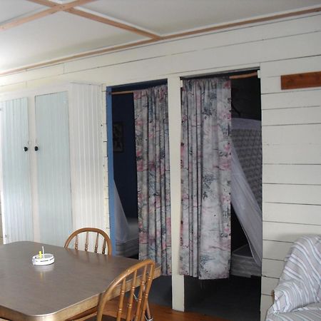 Hotel Lake Wolsey Cabins Gore Bay Exterior foto