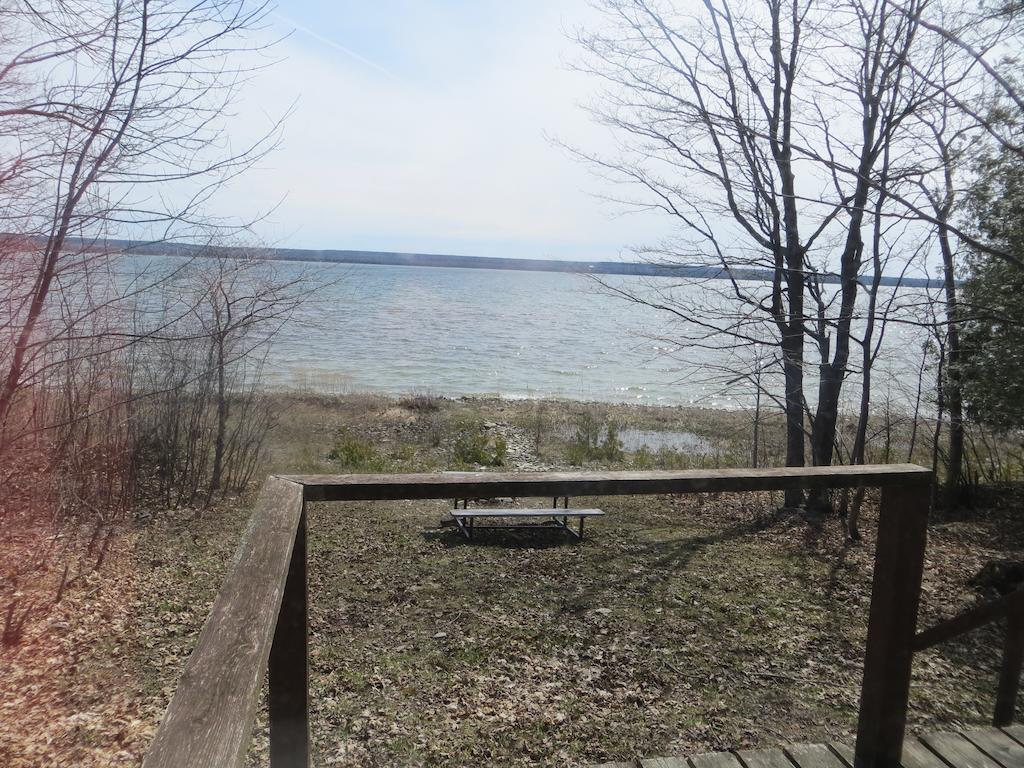 Hotel Lake Wolsey Cabins Gore Bay Exterior foto
