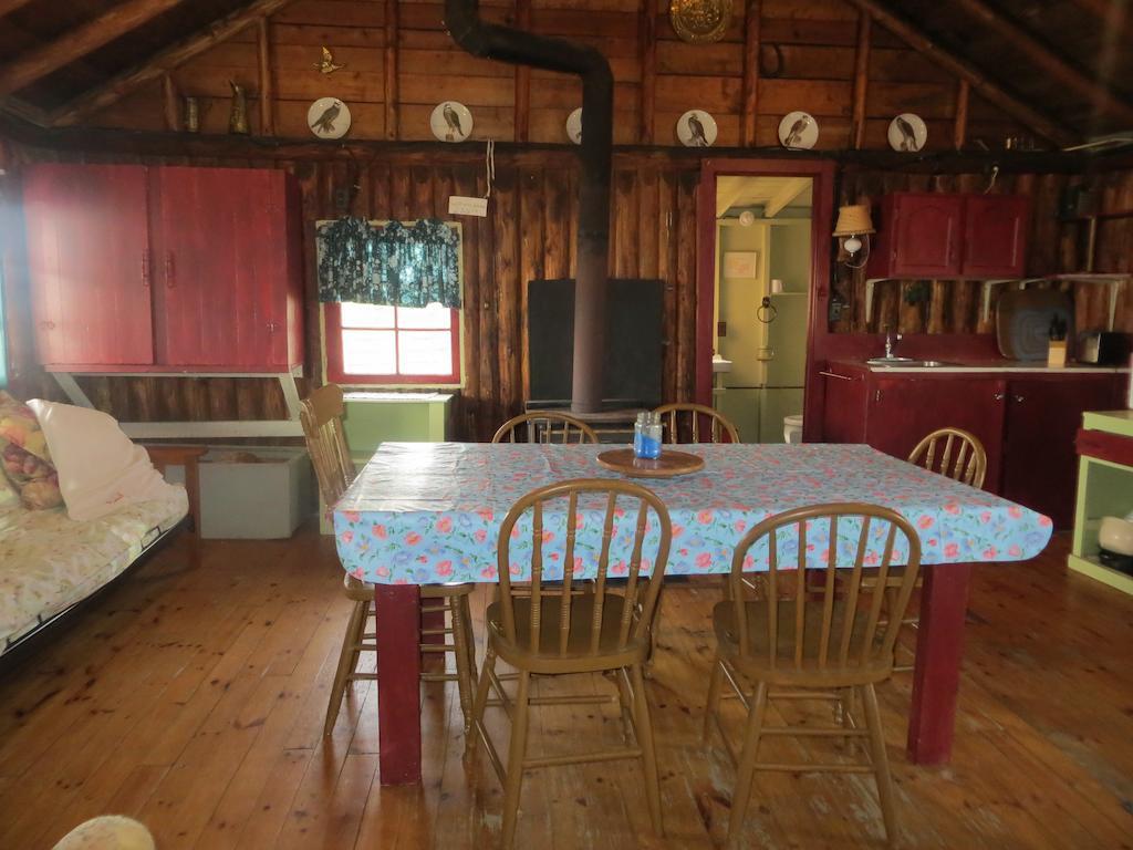 Hotel Lake Wolsey Cabins Gore Bay Zimmer foto