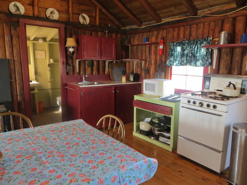 Hotel Lake Wolsey Cabins Gore Bay Zimmer foto