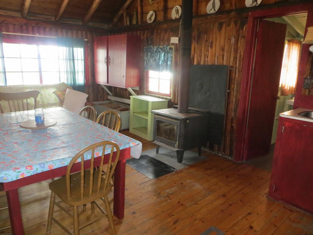 Hotel Lake Wolsey Cabins Gore Bay Zimmer foto