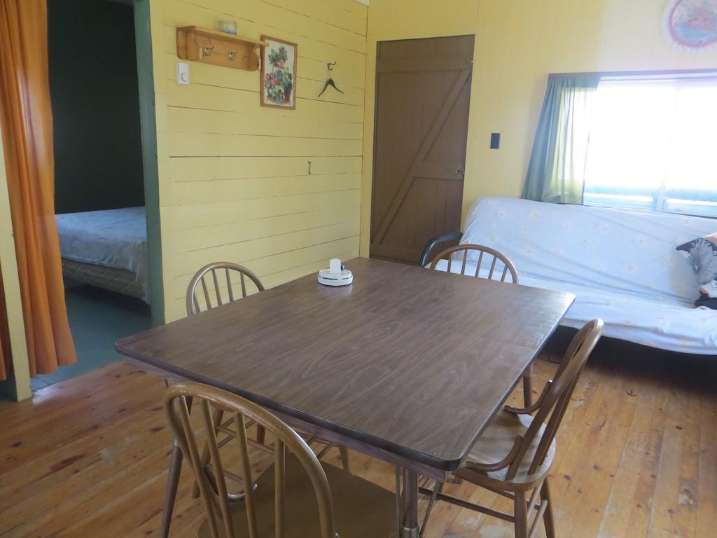Hotel Lake Wolsey Cabins Gore Bay Zimmer foto